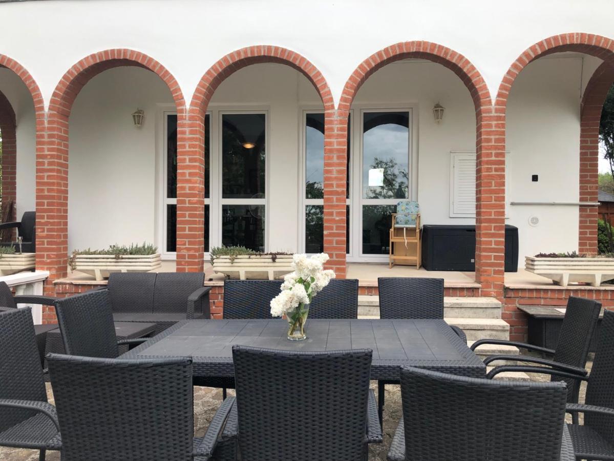 Landhaus Toereki Mit Pool Шиофок Экстерьер фото